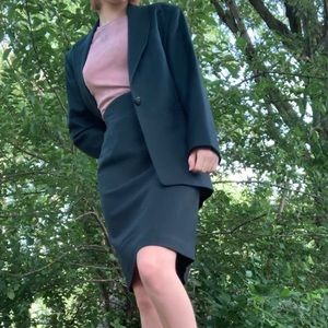 VINTAGE SKIRT SUIT 100% WOOL